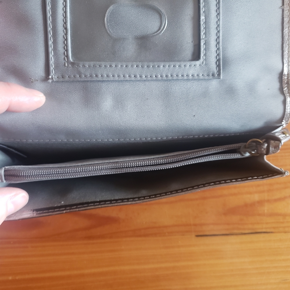 FOSSIL Genuine Leather Wallet - Picture 3 of 9